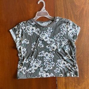 Nollie Gray Crop-Top with Flower Pattern
